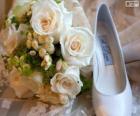 Обуви для невесты и букет